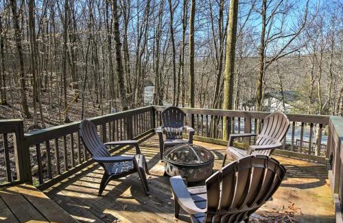 Beech Mountain House | Inviting Beech Mountain Family Retreat with 3 Decks!
