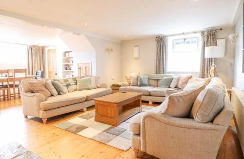 Harlech House | Is Y Deri