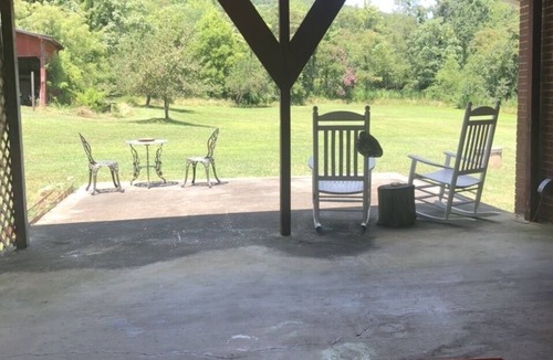 Pinnacle House | Isolate Stay at Pilot Mountain