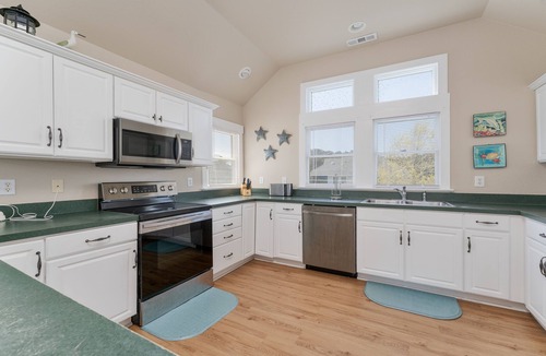 Rodanthe House | It's A Wonderful Life | Oceanside | Waves | Sleeps 12