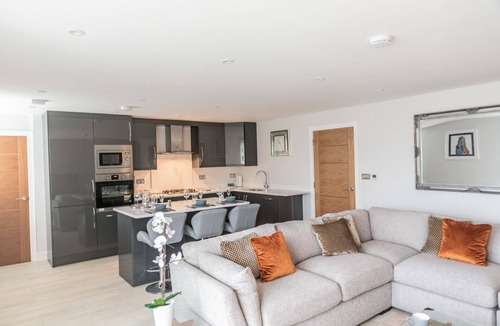 Reading Apartment | Ivory Lodge