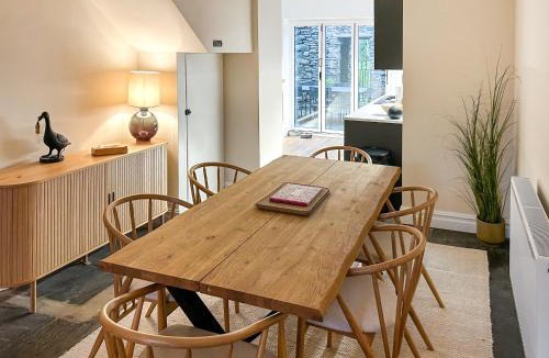 Staveley House | Ivy Cottage