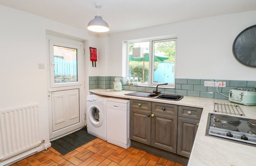 Headlam Cottage | IVY COTTAGE, pet friendly, with a garden in Ingleton, County Durham