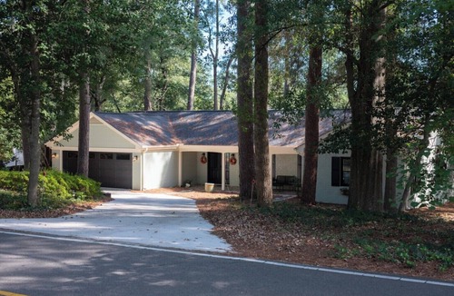Old Town House | Ivy Kirk Cottage in the Village of Pinehurst