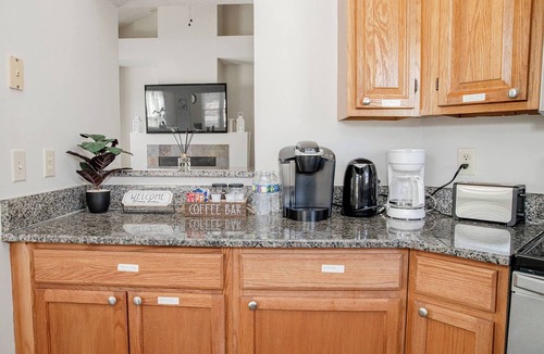 Cary House | Jacuzzi,Crib,walk to Chineese,Kebab rest,Food lion