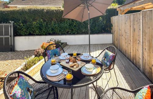 Wadeford Apartment | Jasmin