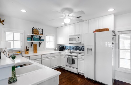 Minnesott Beach Cottage | Jasmine Cottage is the perfect setting with breathtaking views!