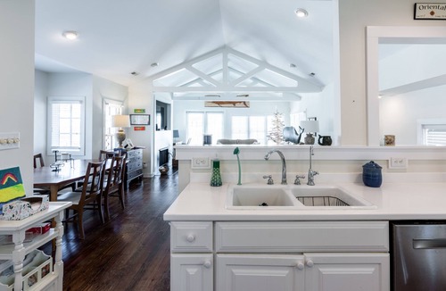 Minnesott Beach Cottage | Jasmine Cottage is the perfect setting with breathtaking views!