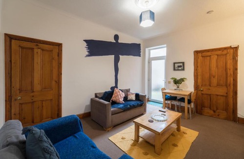 Jesmond Apartment | Jesmond - Stylish 3 Bed 2 bathroom Apartment with Parking