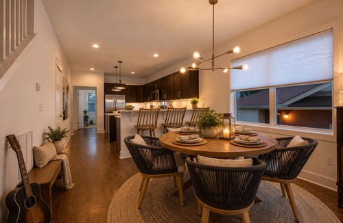 Belmont - Hillsboro House | Johnny & June’s Treehouse - Steps to 12 South