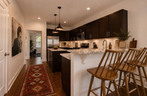 Belmont - Hillsboro House | Johnny & June’s Treehouse - Steps to 12 South