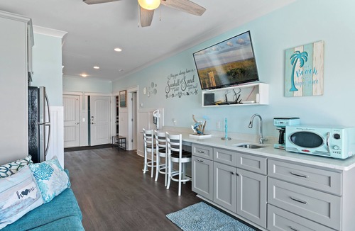 Long Beach House | Jolly Rogers: Oceanfront Paradise with Pool, Sleeps 20, 7 bed/5.5 bath and two kitchens!