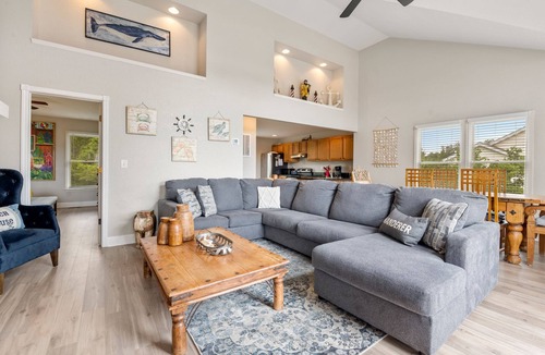 Nags Head House | Jumbo's Hideout: Pet friendly, Short Stay Anytime, Short drive to the beach