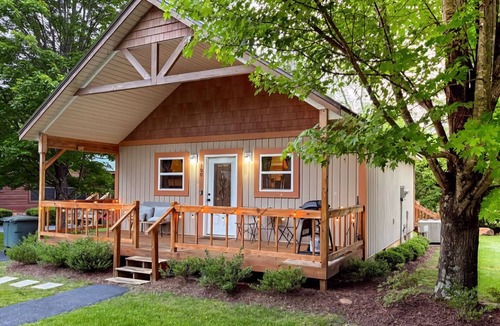 Andrews Cabin | Junaluska Creek Cabin - Cozy 2-bedroom cabin in charming Andrews with AC