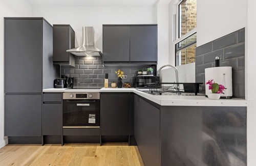 Northcote Apartment | Junction House - Luxe Two Bedroom - Central London