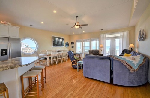 North Topsail Beach House | "Just Chill'n" - OCEANFRONT 5 Bedroom Home