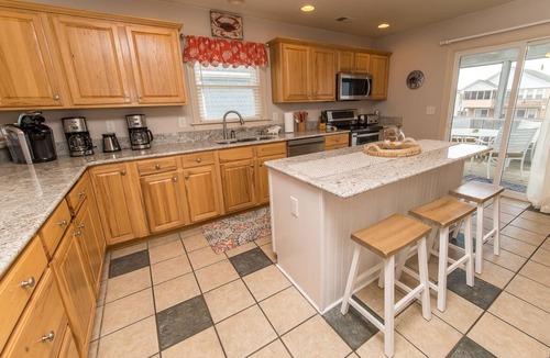 Kill Devil Hills House | K1414 The Get Away. Elevator, Pool, Hot Tub, FREE Pool Heat, Tiki Bar, PETS