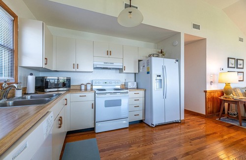 Colington Harbour House | K1557 Sounds Good. Waterfront perfect for your kayak & SUP, dogs welcome!