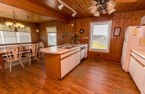 Sea Retreat House | K1700 Atlantic Vu. Community Pool, Ocean View, Pets Ok, WiFi, Close to Beach!