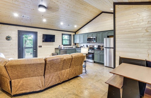 Murray Cabin | Kentucky Lake Escape: Family Cabin w/Fire Pit