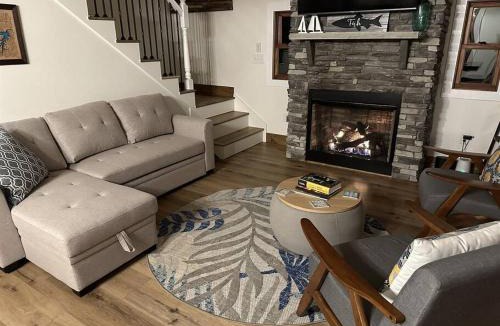 Manson Apartment | Kerr Lake-Pvt Dock included-Beach area and Cove