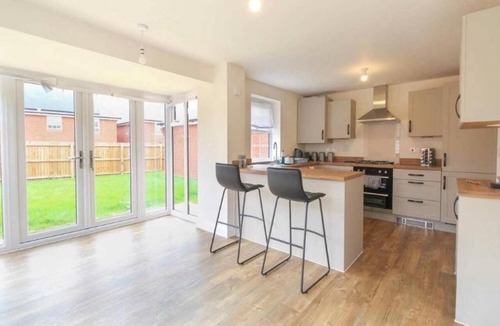 Kettering House | Kettering - House - Stay 8 - Parking - Garden