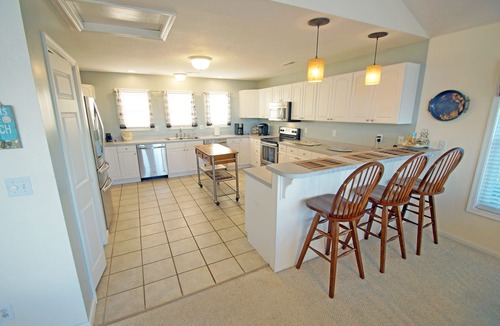 Sea Scape House | KH4508- 6 BRs w/pool table, gourmet kitchen, private pool and hot tub!
