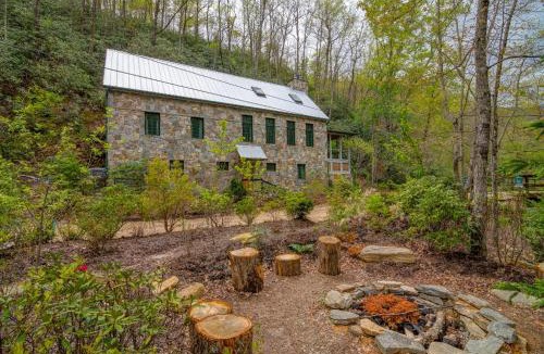 Old Fort House | Kibbin Private, Luxury Stone Cottage by Creek