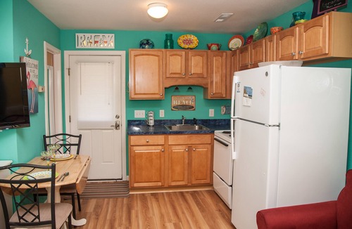 Hatteras Cottage | Kick Off Your Shoes, Relax at Island Time Free Wifi