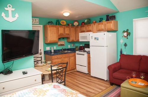 Hatteras Cottage | Kick Off Your Shoes, Relax at Island Time Free Wifi
