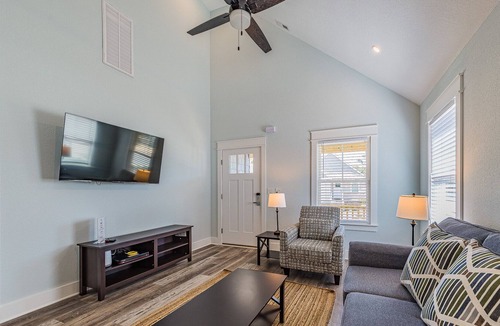 Harbinger House | KIL9102 Kilmarlic Caddy Shack Cottage. Golf/Community Pool /Fitness