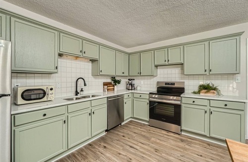 Oak Forest Apartment | King Bed & Fire-pit in Central Charlotte