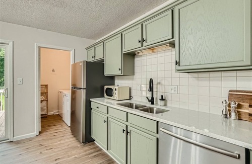Oak Forest Apartment | King Bed & Fire-pit in Central Charlotte