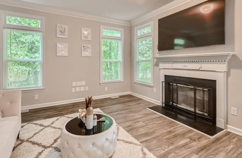 Northeast Raleigh House | King Bed | Luxury Family Home | Near Downtown/NCSU