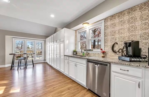 Kernersville House | King Beds Pet-Friendly Large Yard