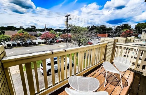 Dilworth Apartment | King of Park!