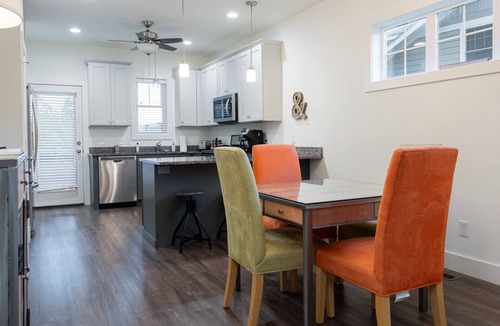 Fairview House | King of the Hill with a Hot Tub