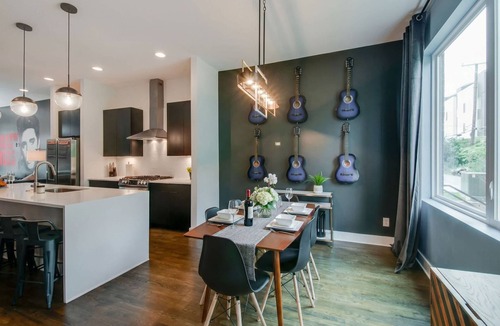 Nashville House | King Queen 2 Homes - 24 Beds City Views
