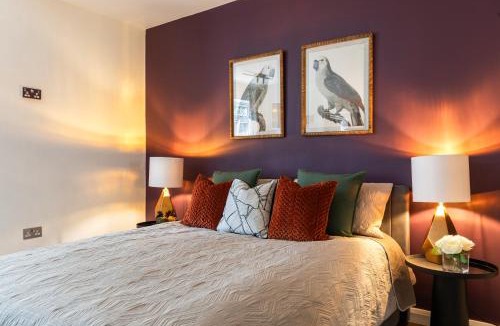 West Ealing Apartment | King Studio Apartment with Garden and Parking
