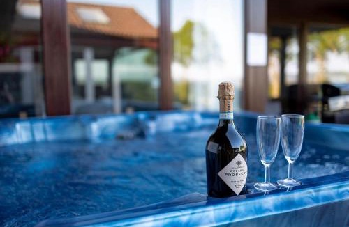 Compton Martin House | Kingsley Lake View & Paddocks - A group retreat with hot tub, sports bars & spectacular lake views in the Mendip Hills AONB