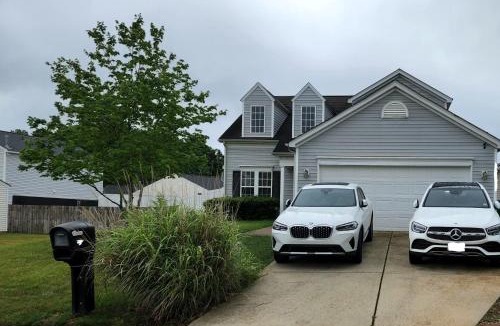 Oakdale House | Knight's Vacation Property - Charlotte, NC