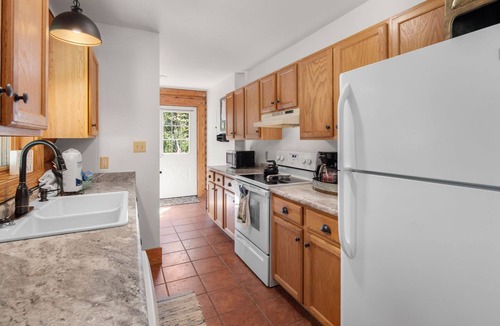 Lake Lure Cabin | Knotty by Nature - hot tub, fire pit, dog friendly