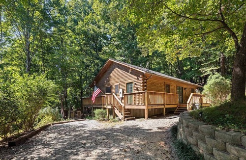 Lake Lure Cabin | Knotty by Nature - hot tub, fire pit, dog friendly