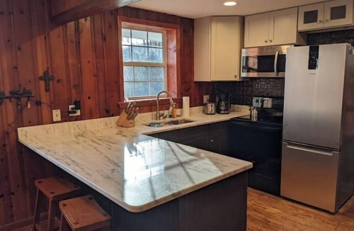 Fontana Dam Cottage | Knotty & Nice Cottage Mountain Views, Near Tail of the Dragon, & Fontana Village