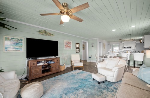 North Topsail Beach House | Kokomo #105 - Quintessential Oceanfront Cottage w/Private Beach Access!
