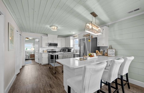 North Topsail Beach House | Kokomo #105 - Quintessential Oceanfront Cottage w/Private Beach Access!