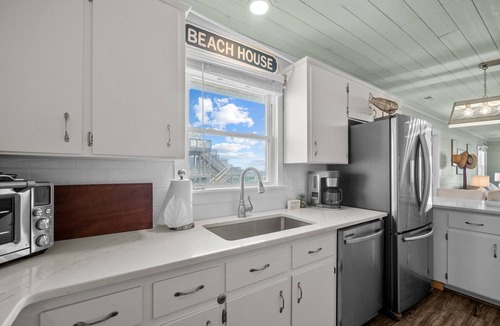 North Topsail Beach House | Kokomo #105 - Quintessential Oceanfront Cottage w/Private Beach Access!