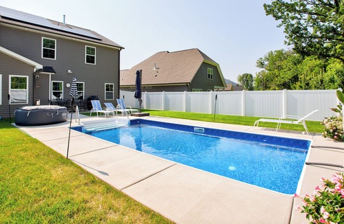 Lewisville House | La Casona: Pool, Hot Tub, King Bed, Theater Room, 17 min to Winston-Salem