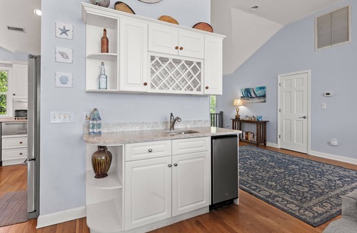 Corolla Light House | La Dolce Vita: Soundfront, Shared Pool, Hot Tub
