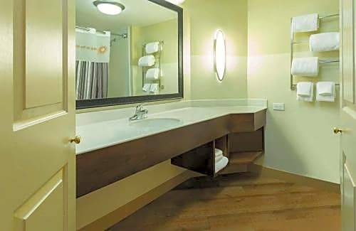 Durham Hotel | La Quinta by Wyndham Raleigh/Durham Southpoint